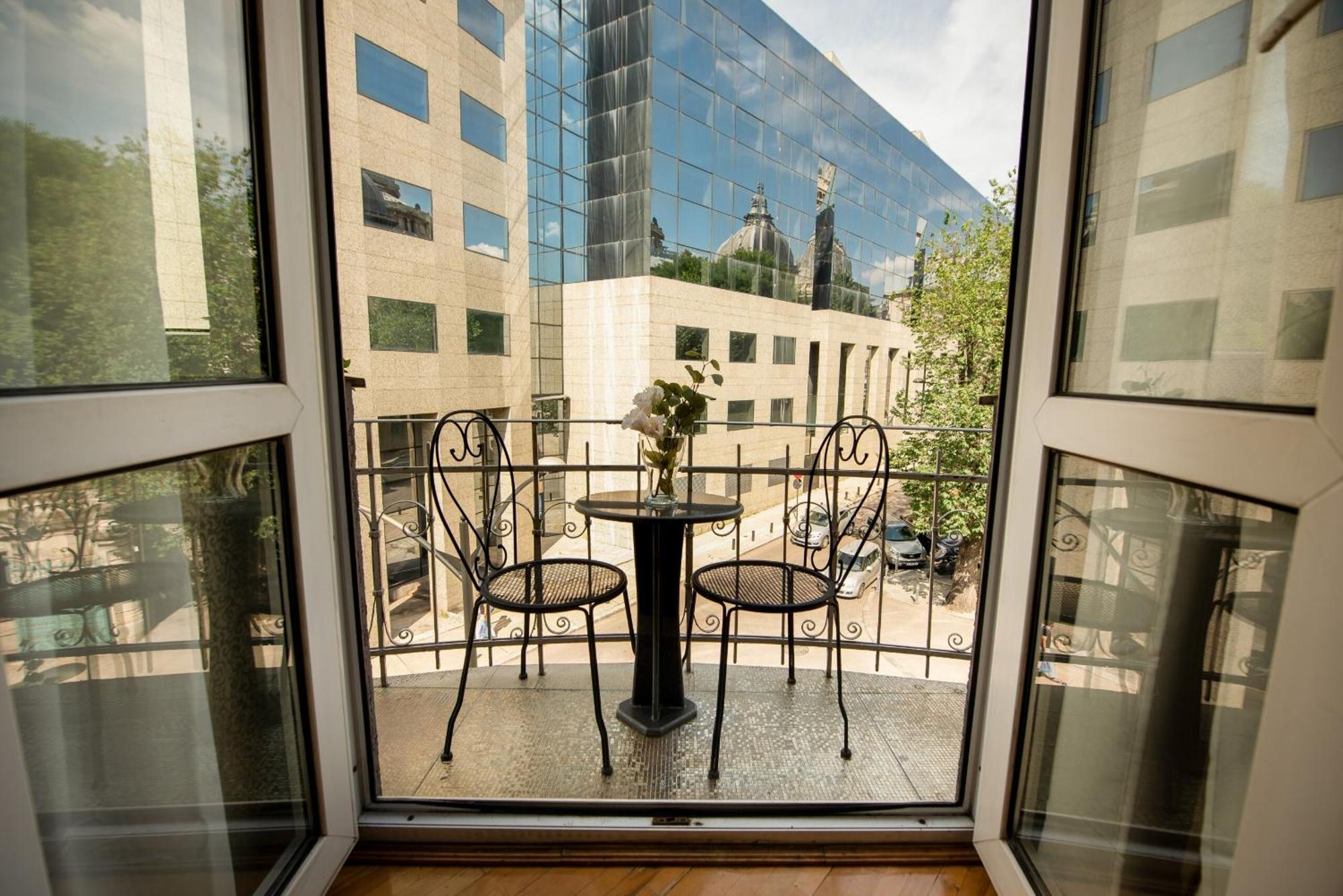 Centrally Located 2Br Apartment With Balcony & Unique Design 부쿠레슈티 외부 사진
